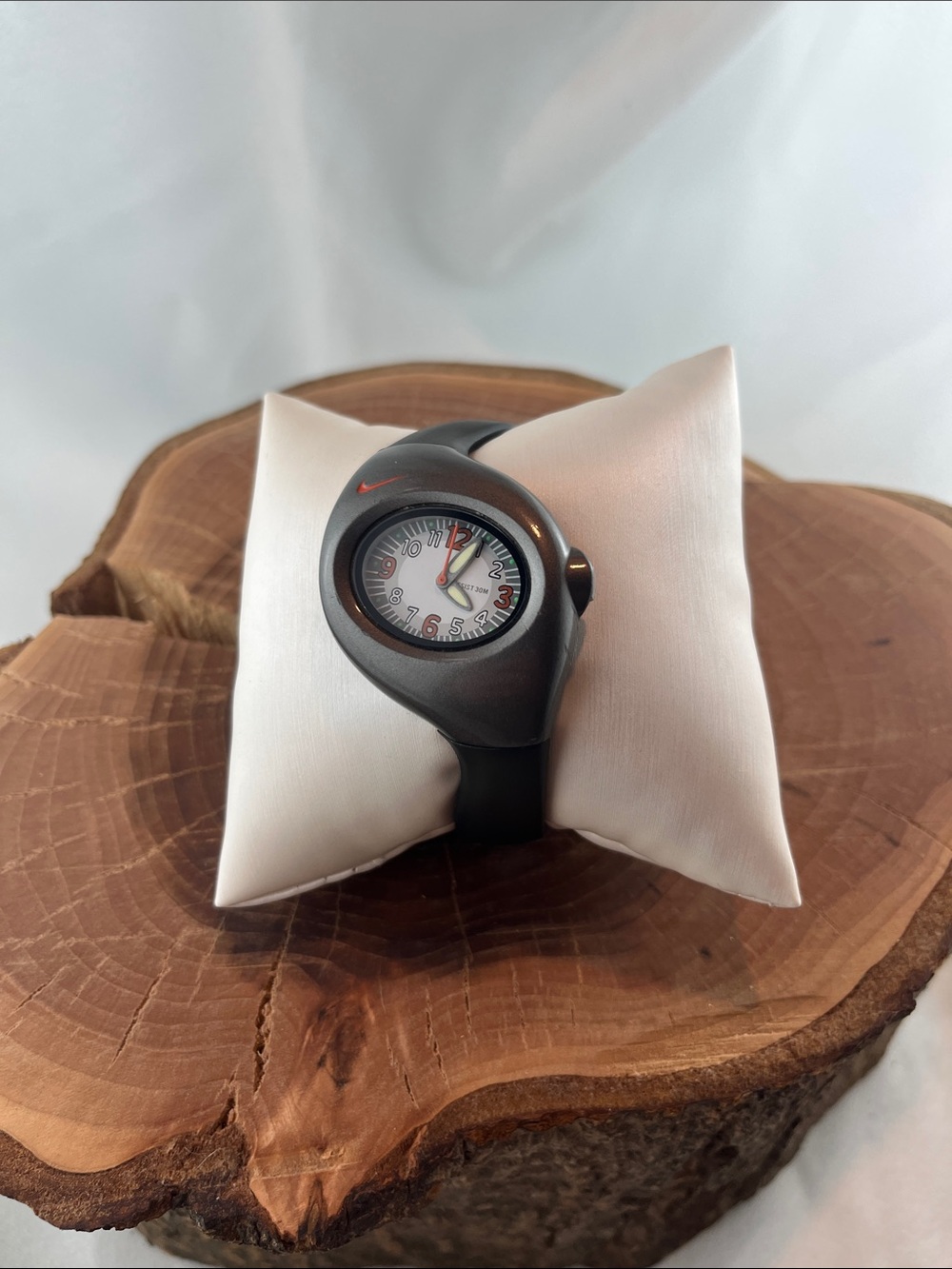 Vintage grey Nike traix analog quartz watch